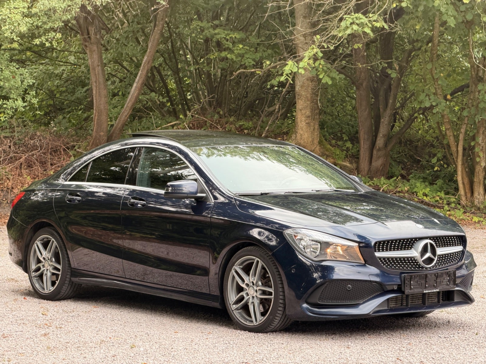 Blå Mercedes CLA220 d fra 2017