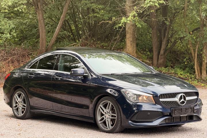 Blå Mercedes CLA220 d fra 2017