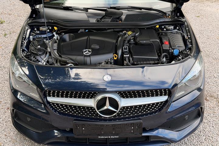 Blå Mercedes CLA220 d fra 2017