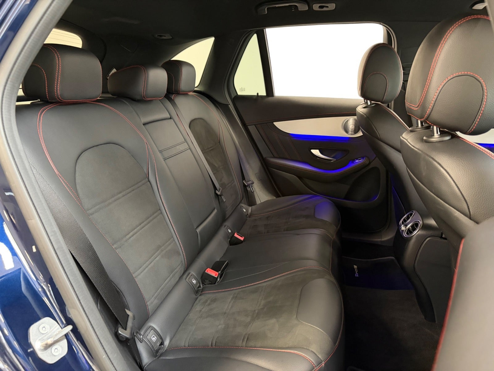 Blå Mercedes GLC43 fra 2020