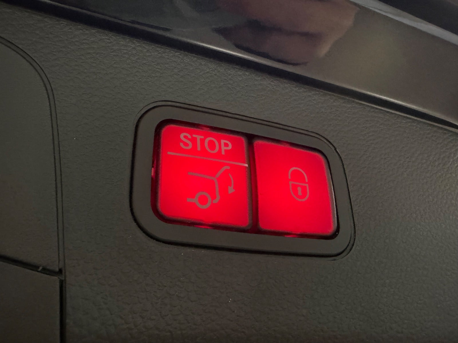 Blå Mercedes GLC43 fra 2020