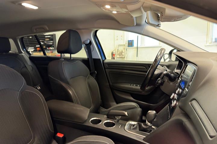 Grå Renault Megane IV fra 2018
