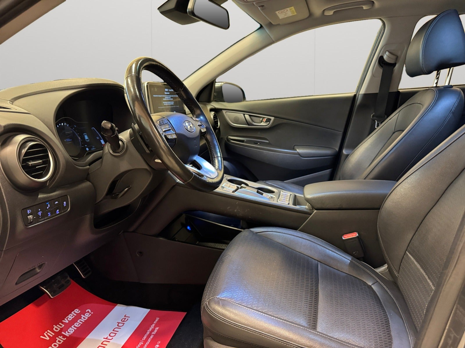 Grå Hyundai Kona fra 2020