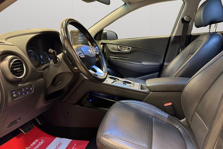 Grå Hyundai Kona fra 2020