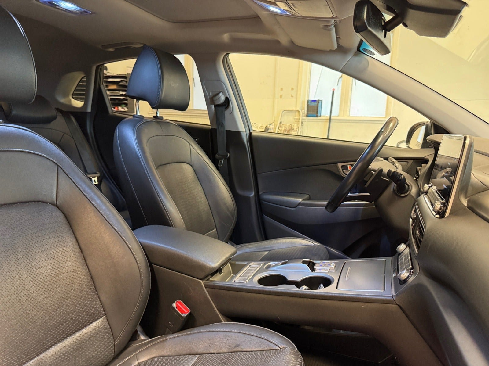 Grå Hyundai Kona fra 2020