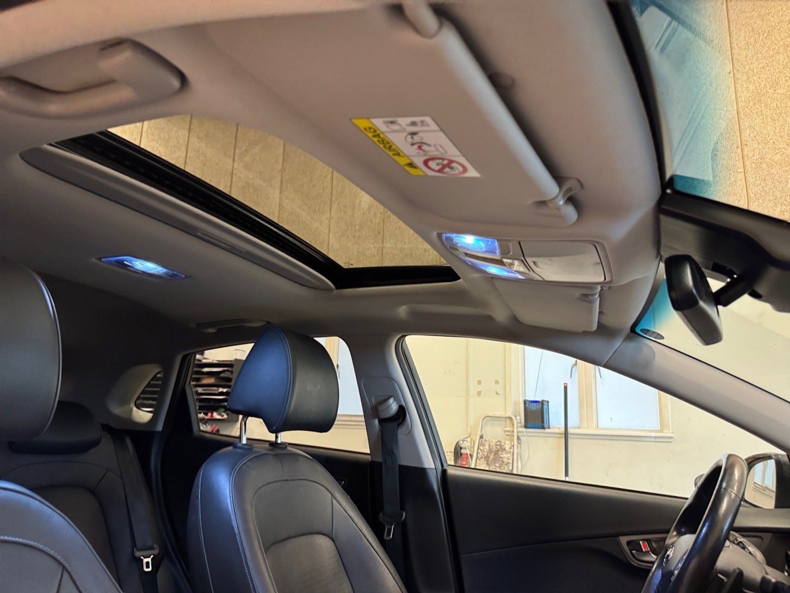 Grå Hyundai Kona fra 2020