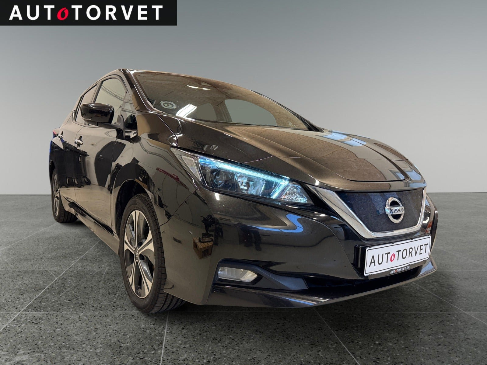 Sort Nissan Leaf fra 2021