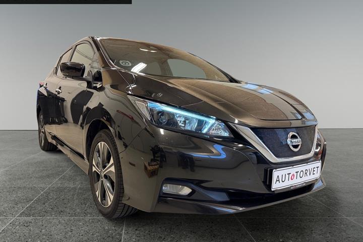 Sort Nissan Leaf fra 2021