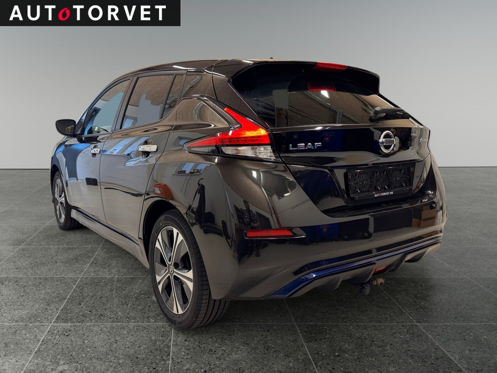 Sort Nissan Leaf fra 2021