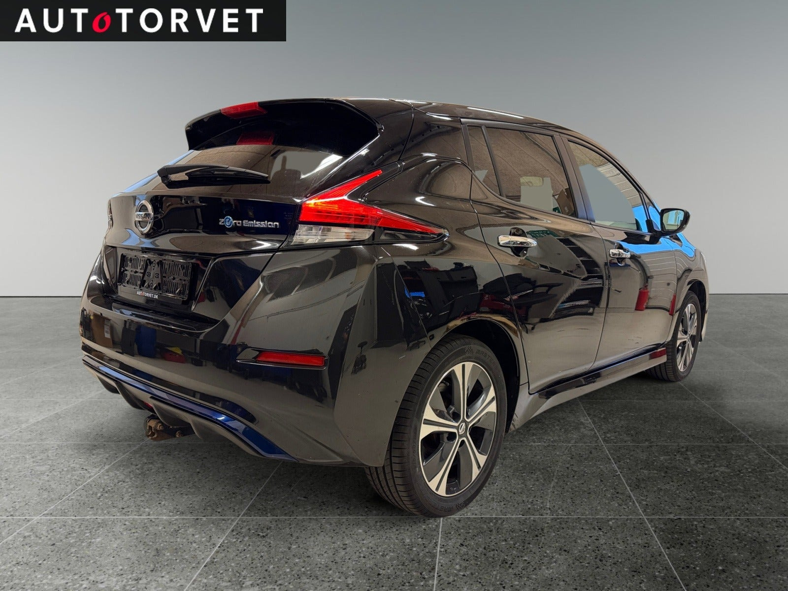 Sort Nissan Leaf fra 2021