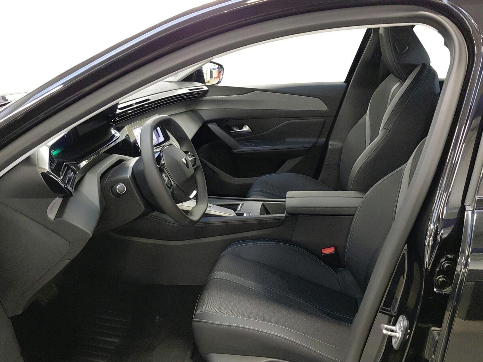 Sort Peugeot E-308 fra 2024
