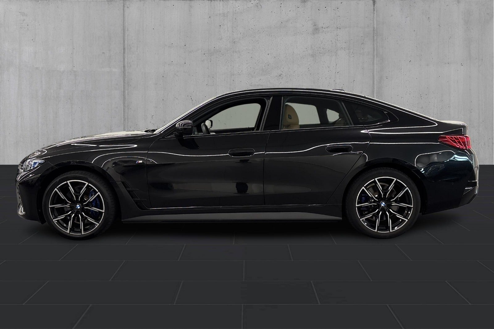 Sort BMW i4 fra 2025
