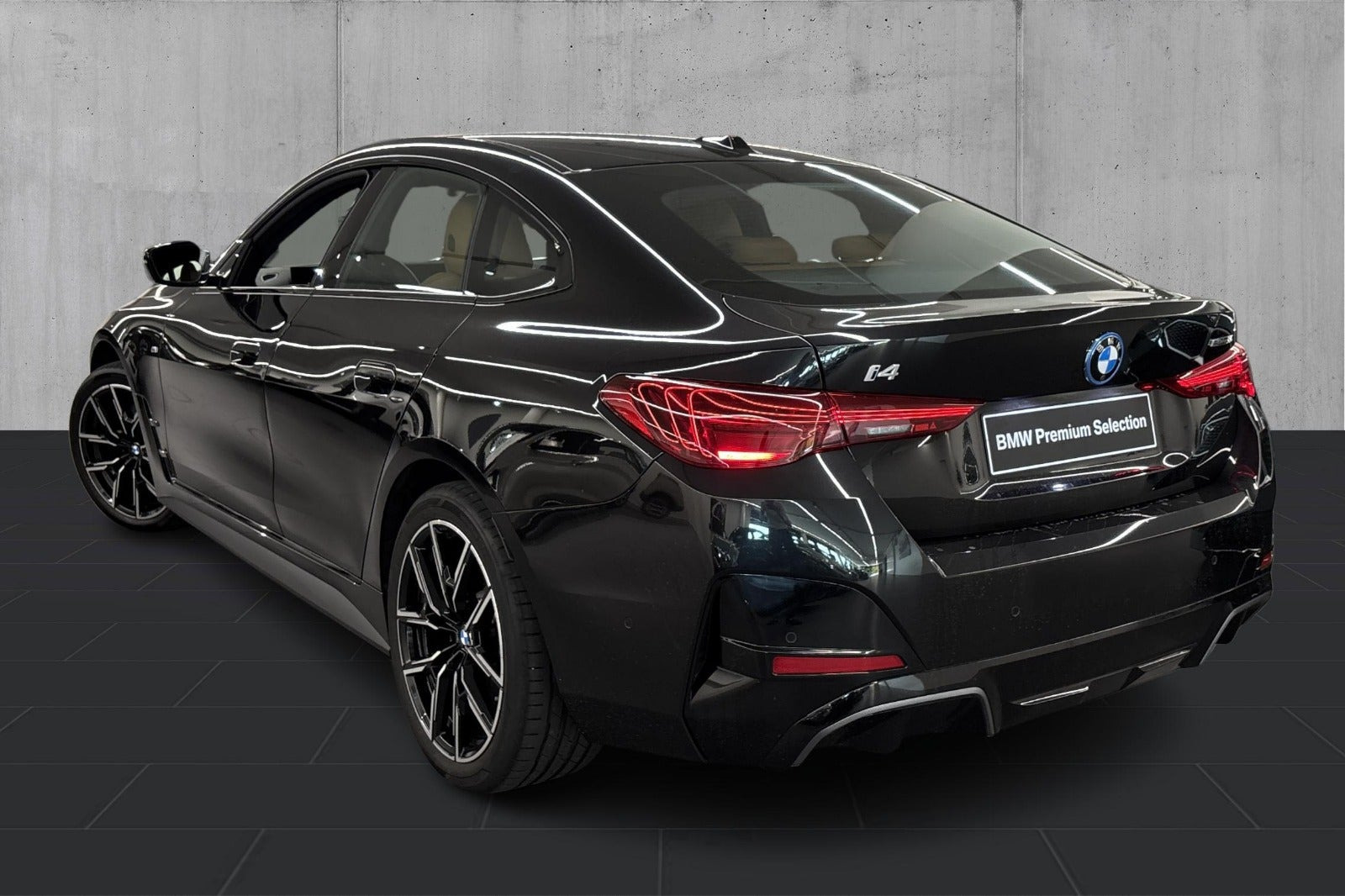 Sort BMW i4 fra 2025