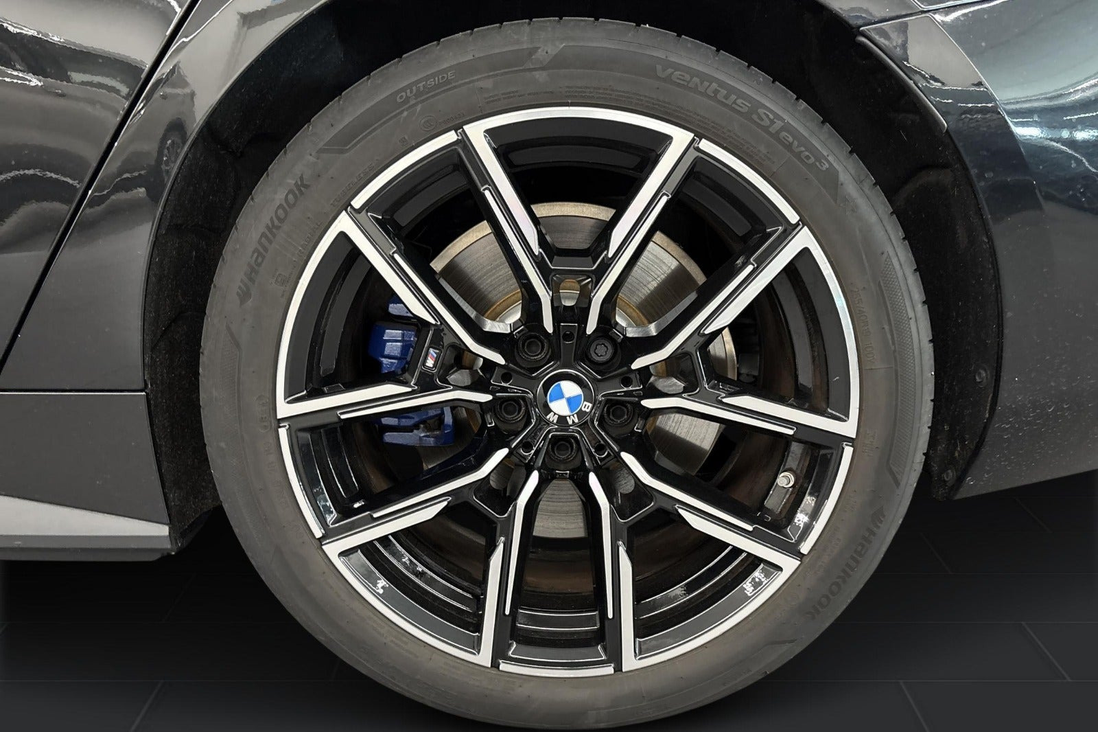 Sort BMW i4 fra 2025