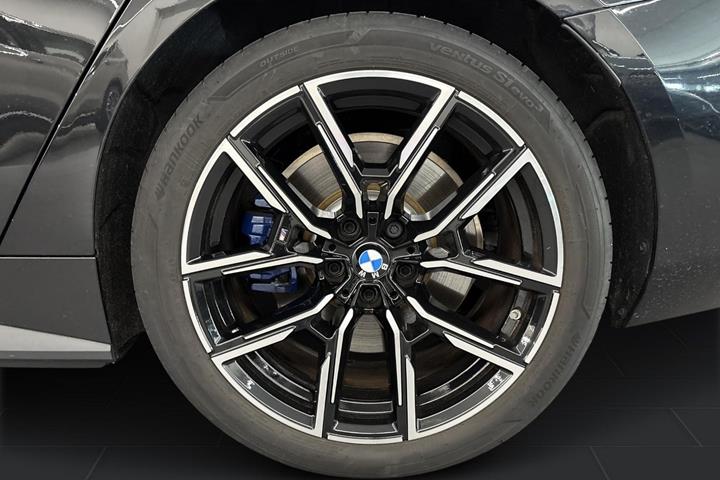 Sort BMW i4 fra 2025