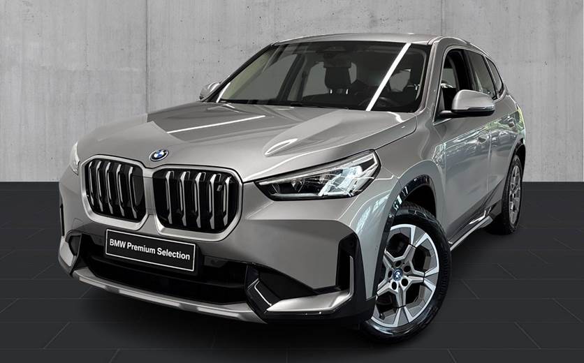 BMW iX1 xDrive30 X-Line