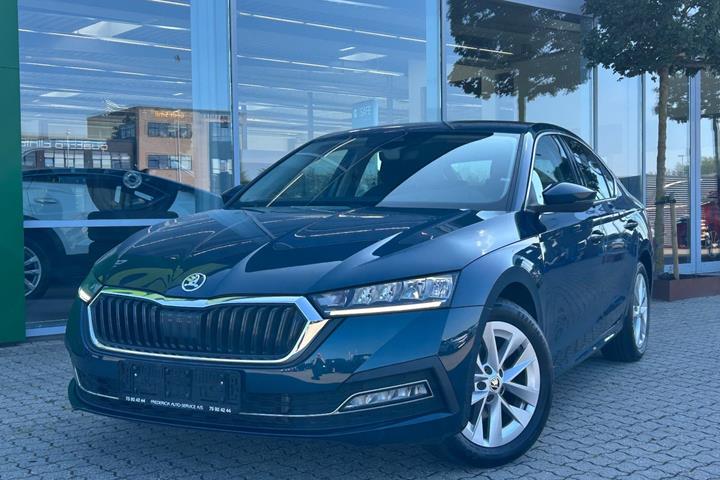 Blå Skoda Octavia fra 2024