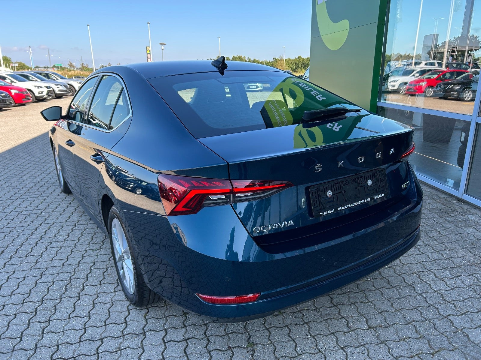Blå Skoda Octavia fra 2024