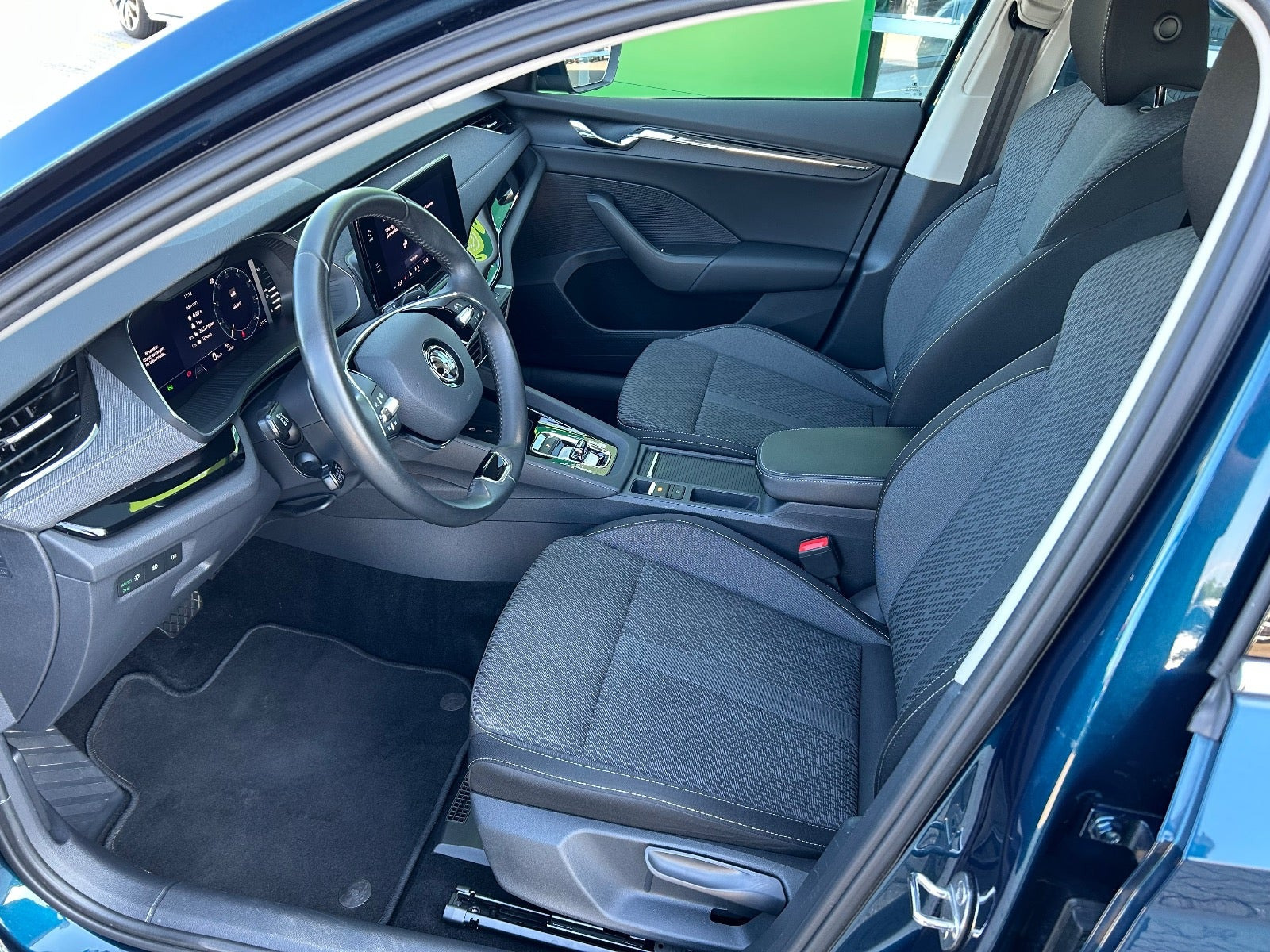 Blå Skoda Octavia fra 2024