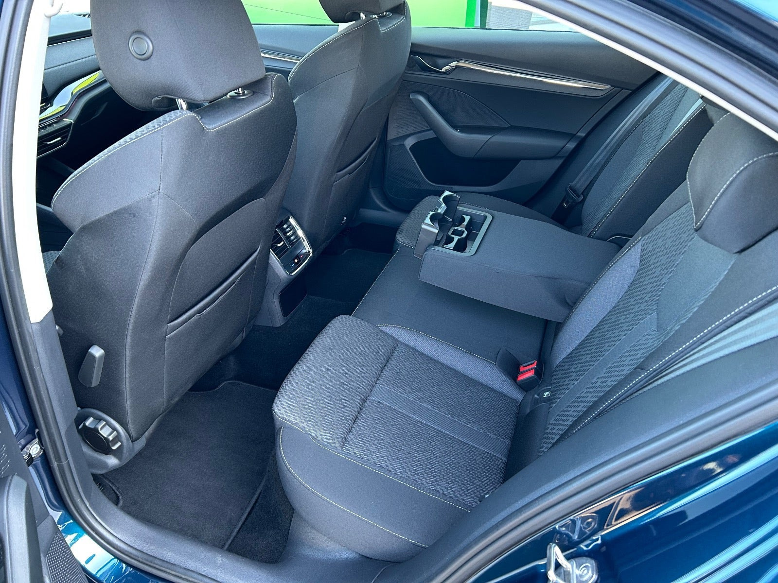 Blå Skoda Octavia fra 2024