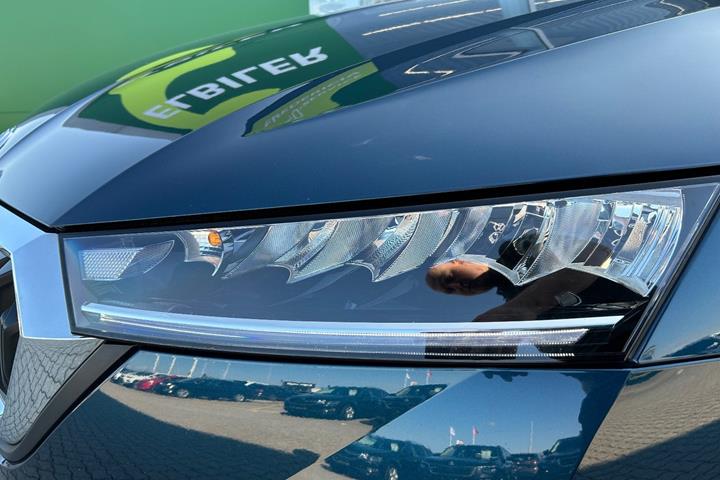 Blå Skoda Octavia fra 2024