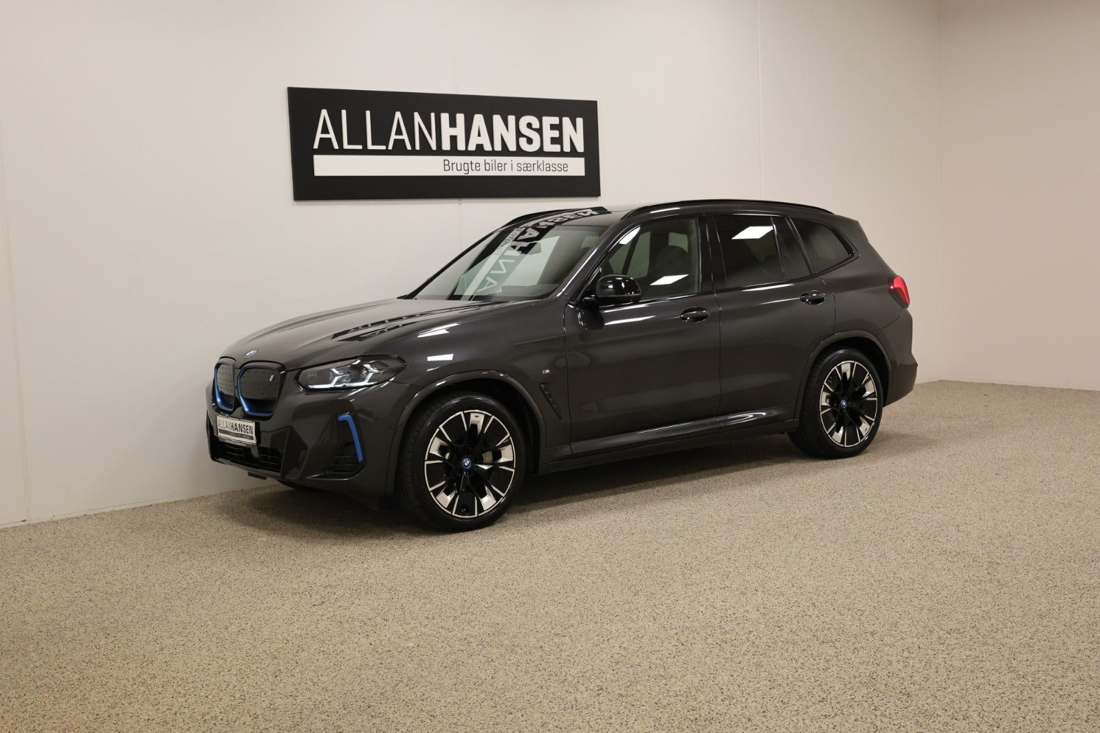 BMW iX3 Charged Plus M-Sport