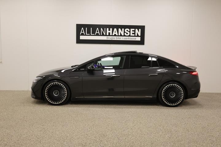 Grå Mercedes EQE43 fra 2022