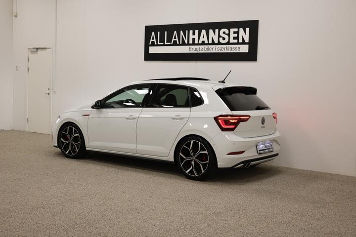 Hvid VW Polo fra 2022
