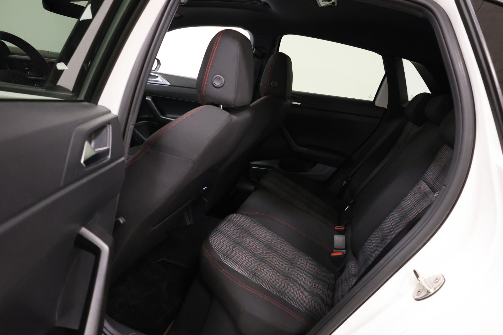 Hvid VW Polo fra 2022