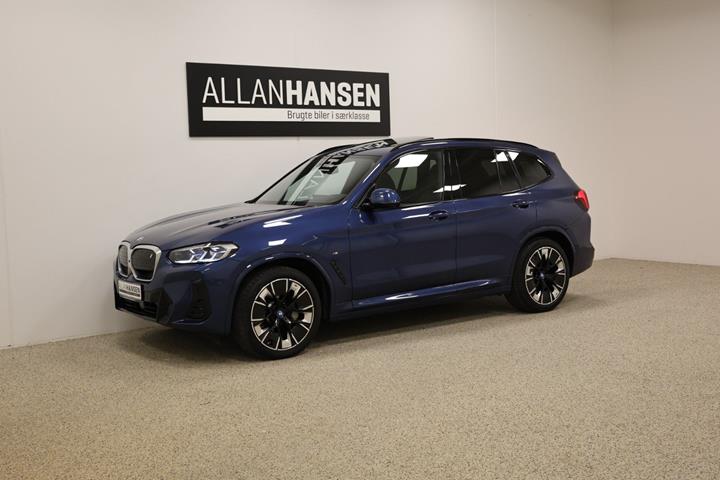 Blå BMW iX3 fra 2023