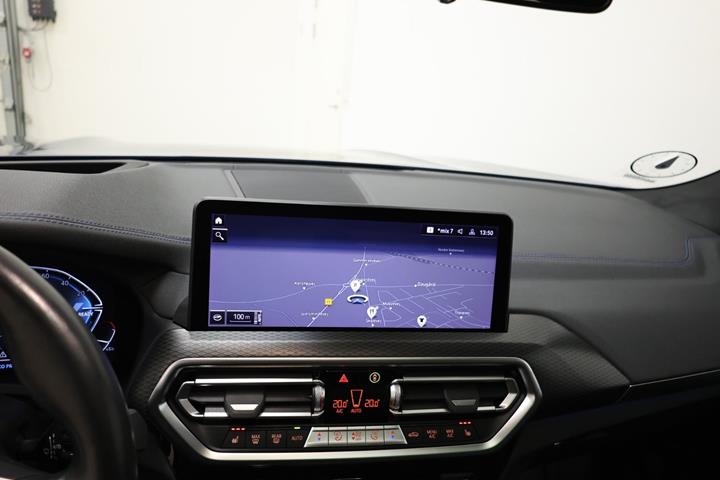 Blå BMW iX3 fra 2023
