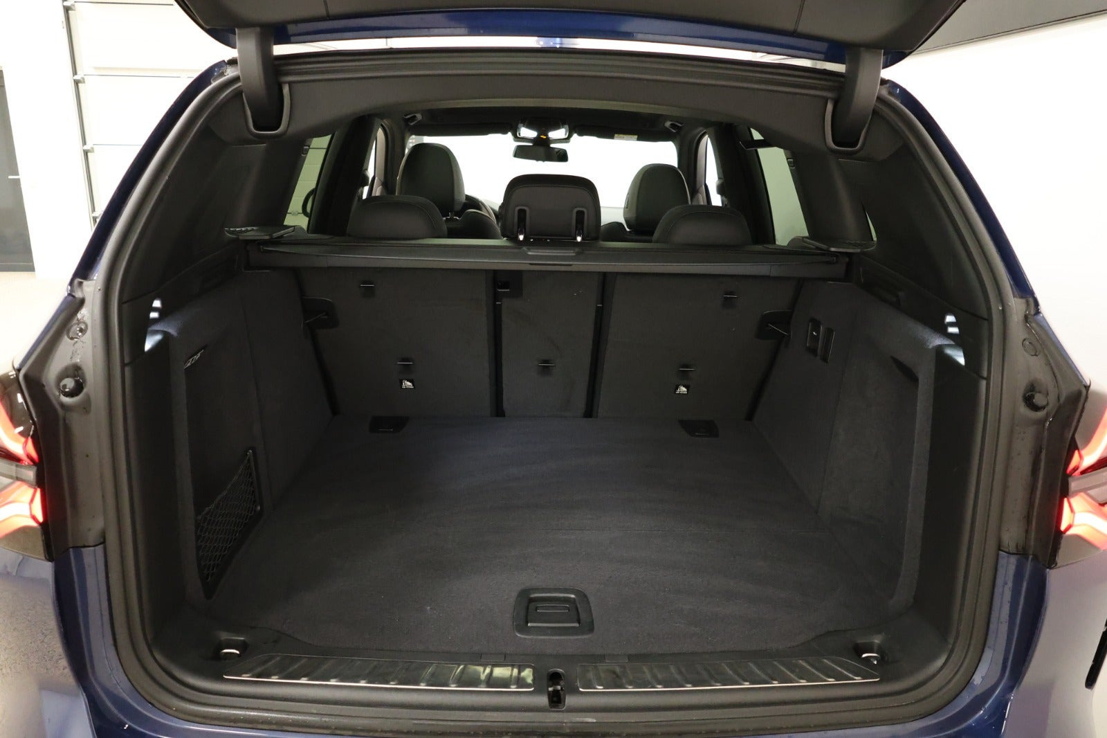 Blå BMW iX3 fra 2023