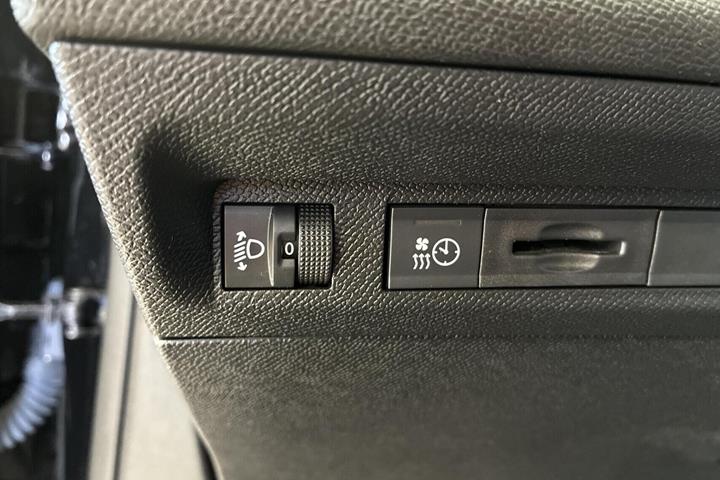 Sort Peugeot E-308 fra 2025