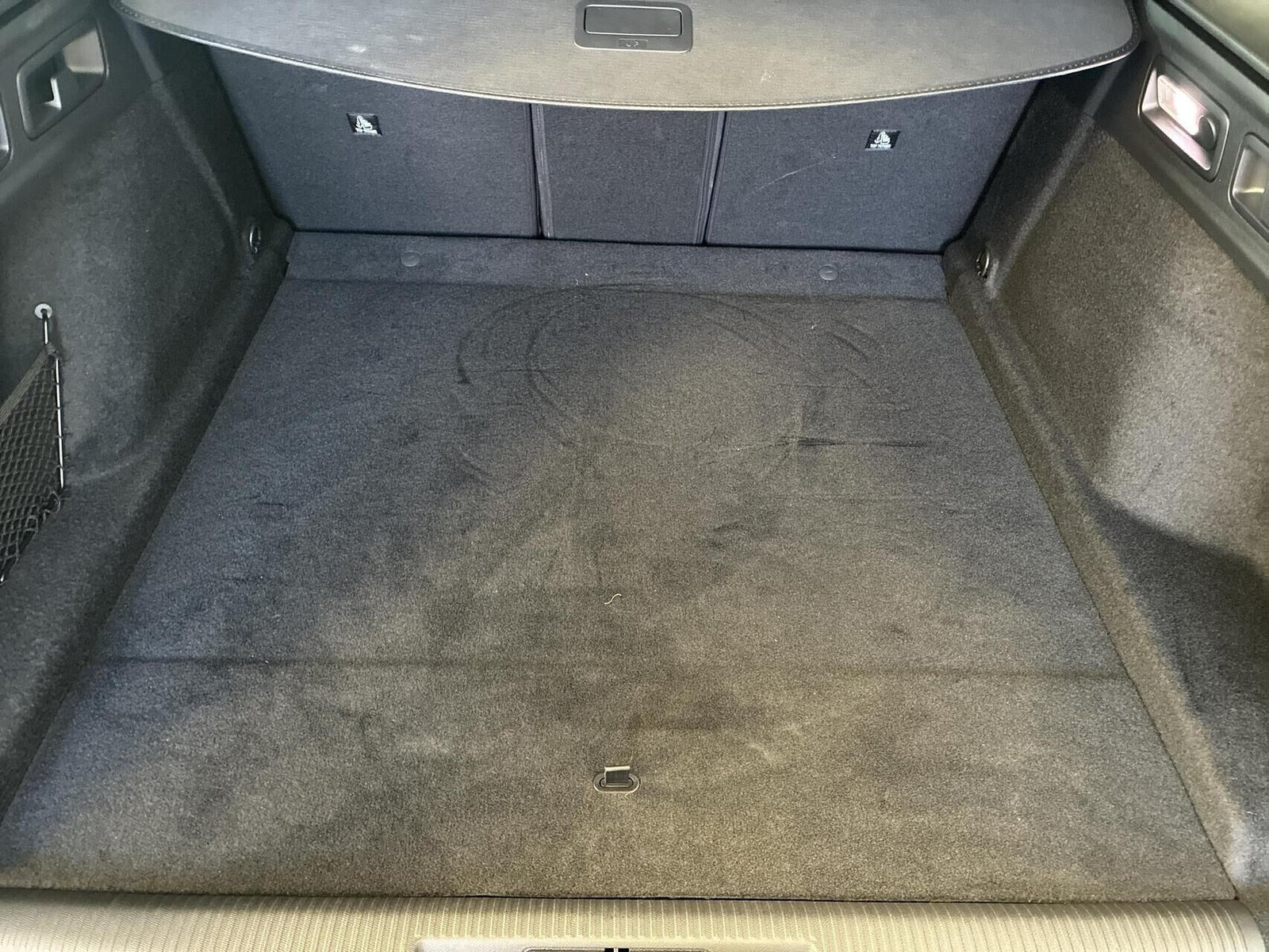 Sort Peugeot E-308 fra 2025