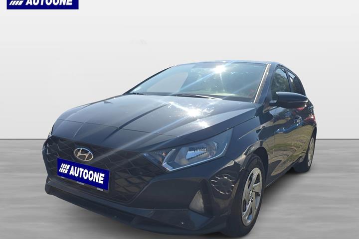 Grå Hyundai i20 fra 2021 set udefra