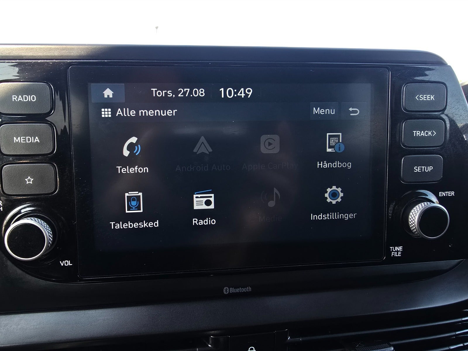 Grå Hyundai i20 fra 2021