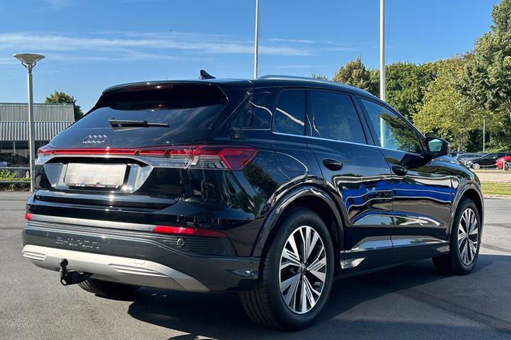 undefined Audi Q4 e-tron fra 2023
