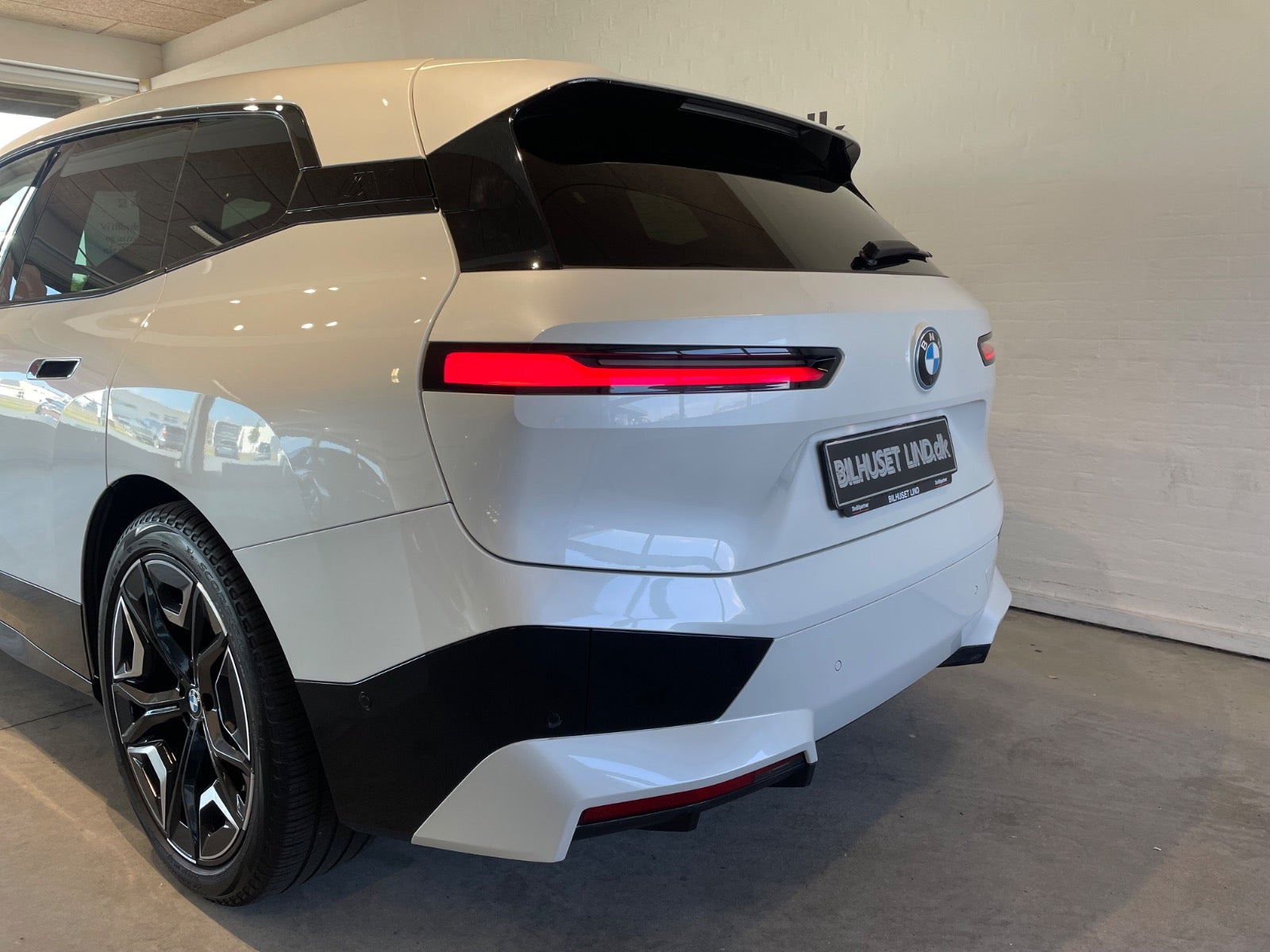 BMW iX xDrive40, 326hp, 2023