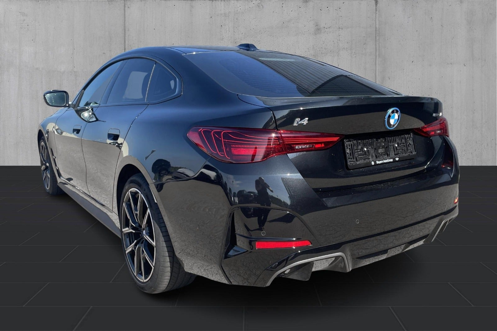 Sort BMW i4 fra 2026