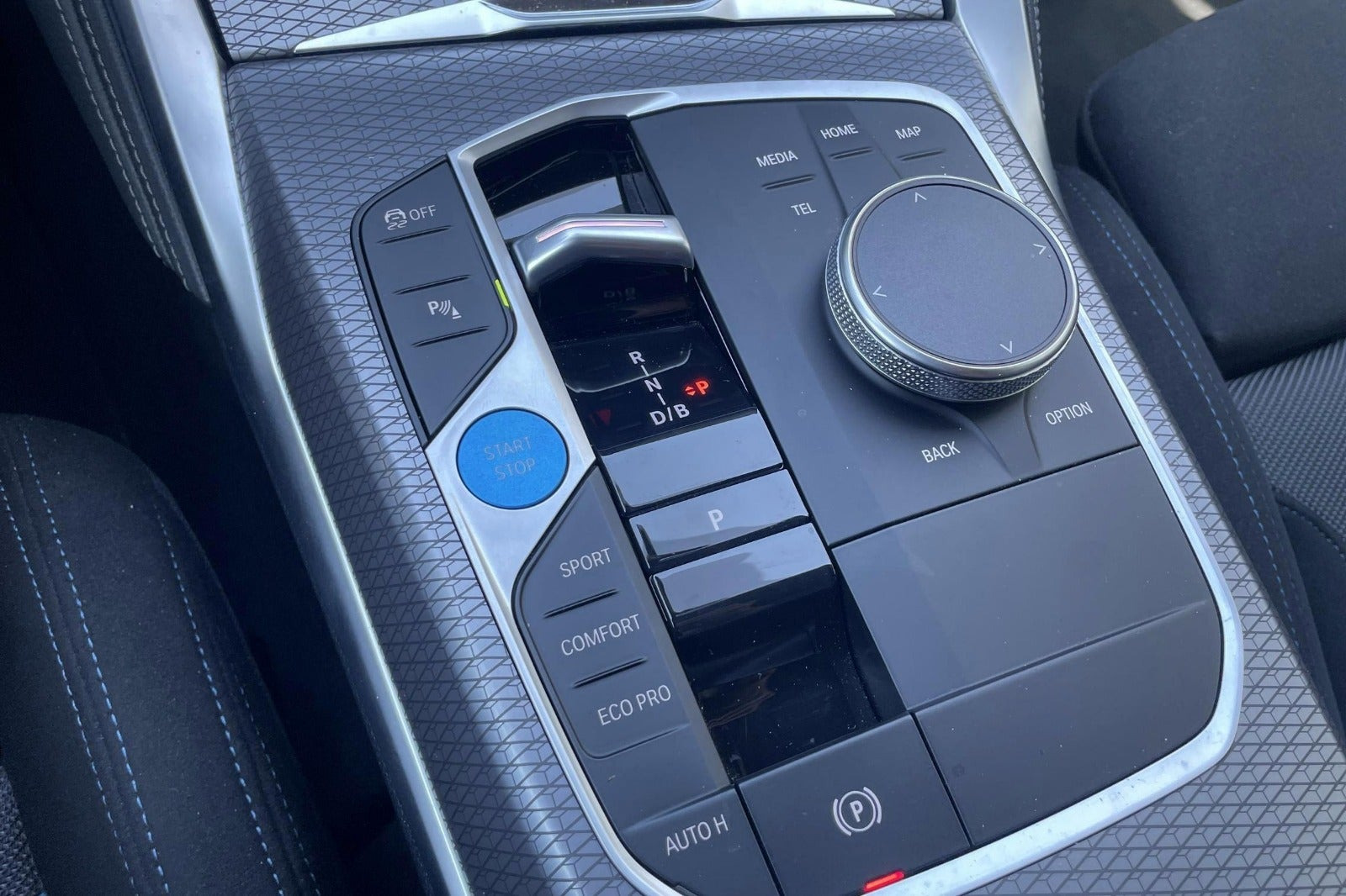 Sort BMW i4 fra 2026