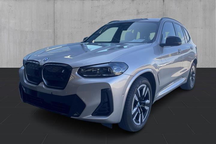 Sølv BMW iX3 fra 2024