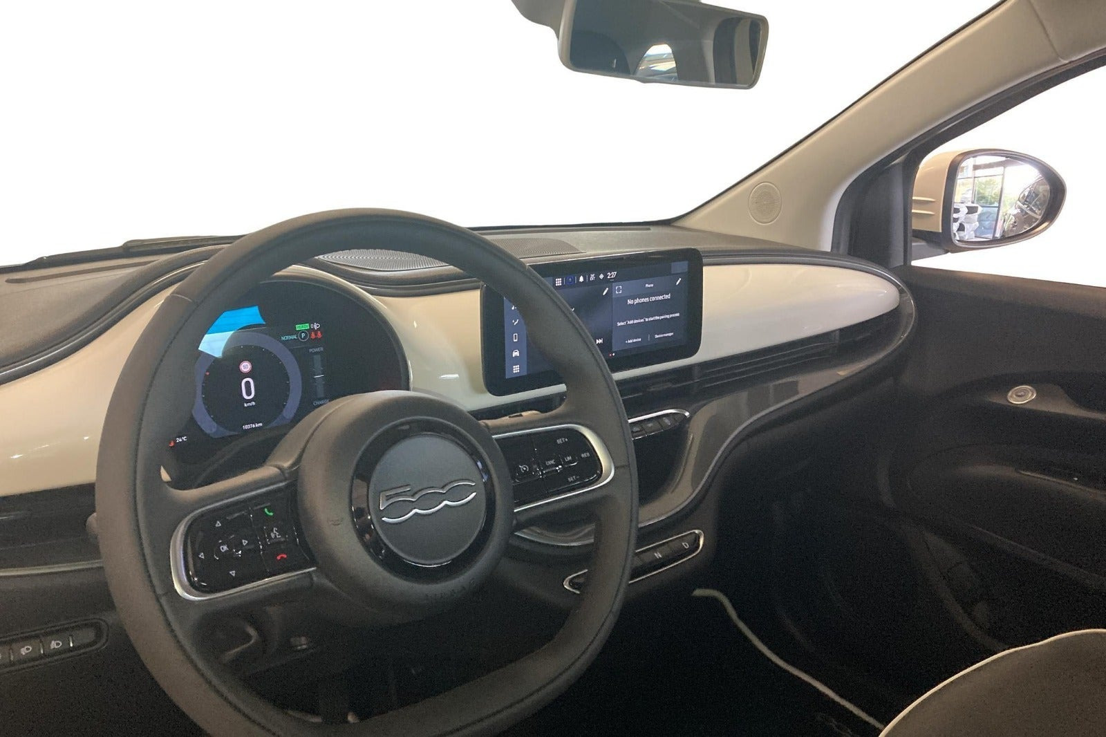 Hvid Fiat 500e fra 2023