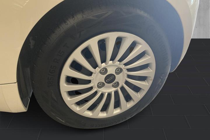 Hvid Fiat 500e fra 2023
