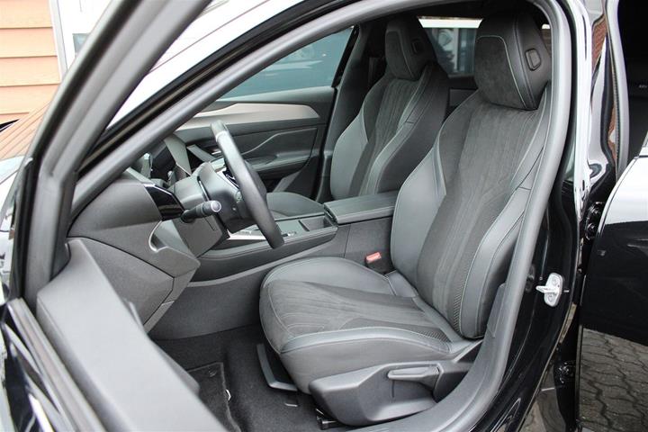 Sort Peugeot E-308 fra 2024