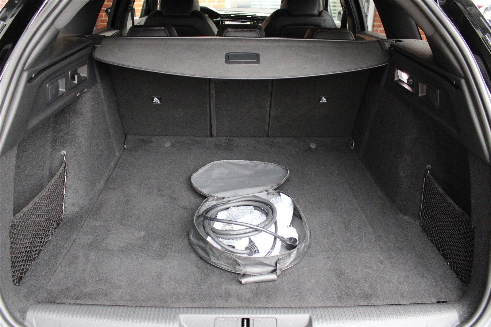 Sort Peugeot E-308 fra 2024