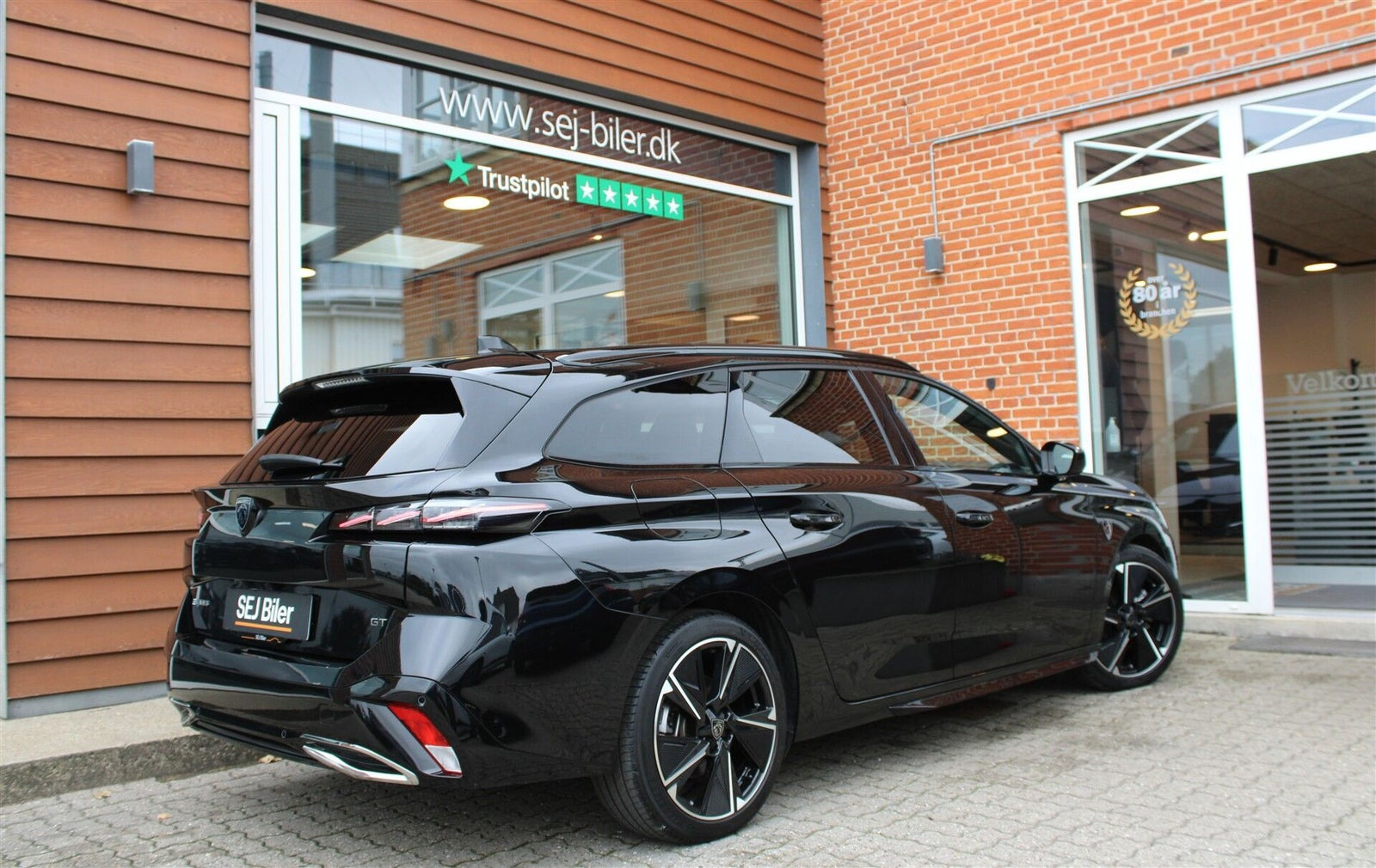 Sort Peugeot E-308 fra 2024