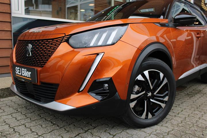 Orange Peugeot e-2008 fra 2022