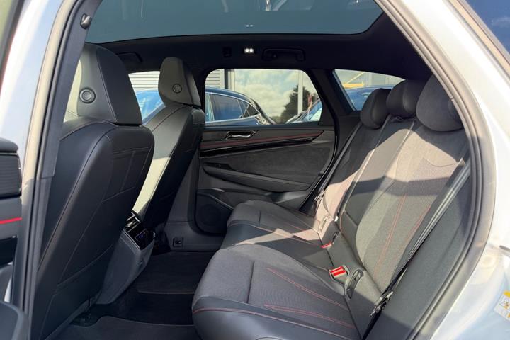 Sølv VW ID.7 fra 2025