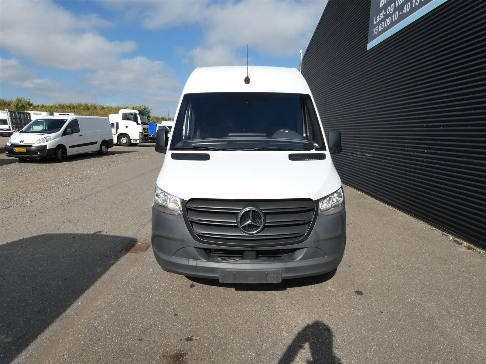 Hvid Mercedes Sprinter 317 fra 2023