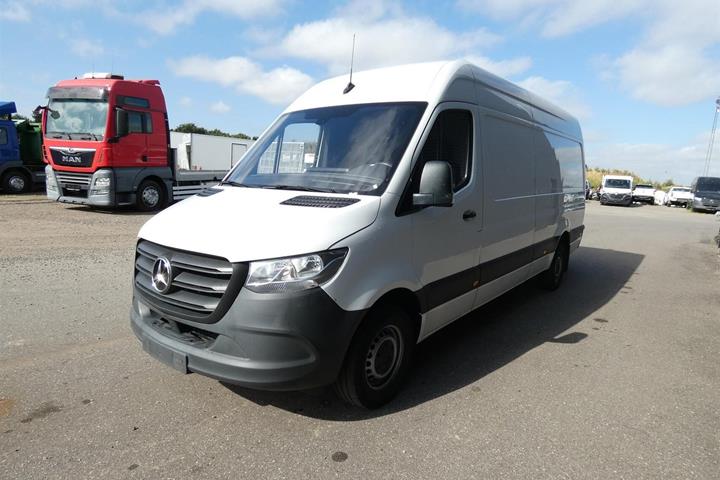 Hvid Mercedes Sprinter 317 fra 2023